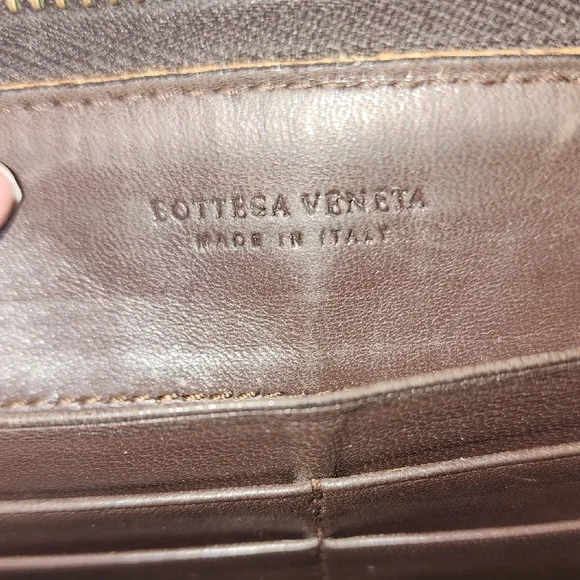 Authentic Bottega Venetta Intrecciato Woven Leather Wallet